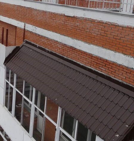 Металлочерепица для крыши балкона
